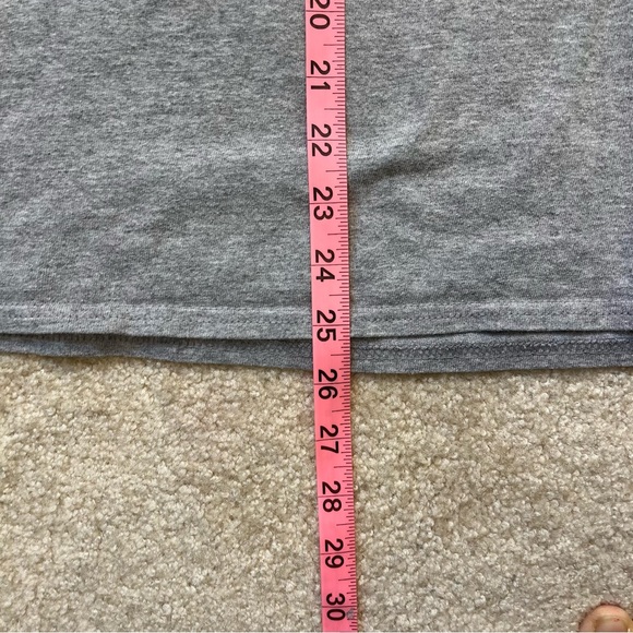 New York Yankees Shirt Mens Medium Gray Derek Jeter Captain #2 Baseball MLB - Picture 7 of 7